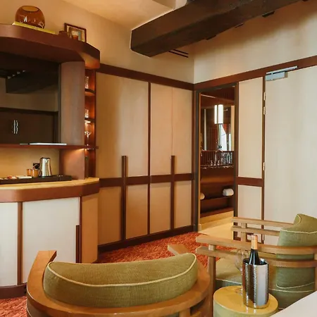 Hotel Konfidentiel