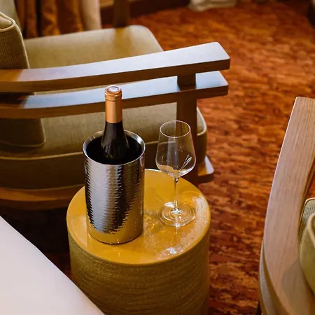 Konfidentiel Paryż